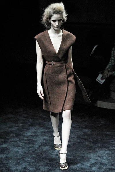 Look 3